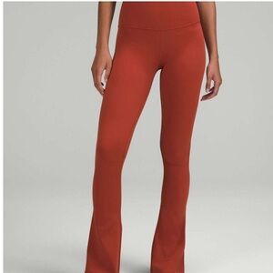 Lululemon Align HR Mini Flare 32” sz 4 Cayenne

LL115-34